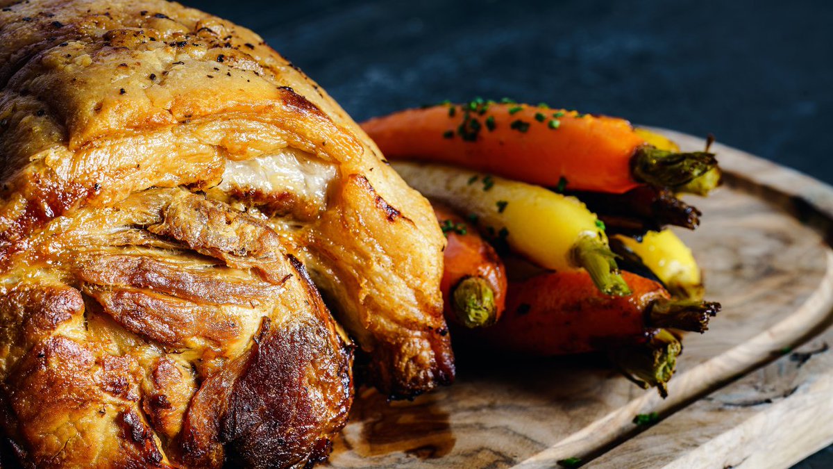 The fall season is about filling your home with warm flavours and hearty dishes. Impress your dinner guests with these tasty recipes! bddy.me/3dykno0  

#cooking #fall #yyc #yeg