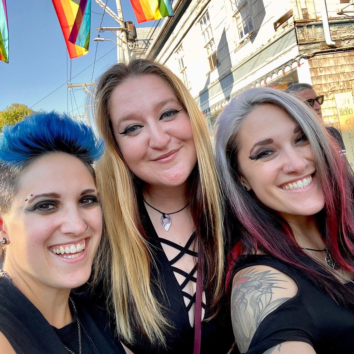 🌟Omg! We has been nominated for 4 New England Music Awards! 😱 It would mean the world to us if you could take a sec to vote: nemusicawards.com/vote/ 
THANK U 🥰
⭐️Artist of the Year ⭐️Album of The Year ⭐️Hard Rock / Metal Act of the Year ⭐️Video of the Year <a href="/NEMusicAwards/">NE Music Awards</a>