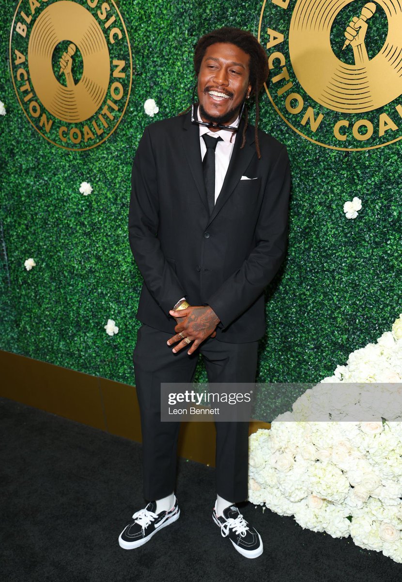 AmirSaysNothing's tweet photo. only right i pair my @Vans with my suit. big ups @bma_coalition for having me. #BrightSide 💫 https://t.co/baeBwBm6Kj