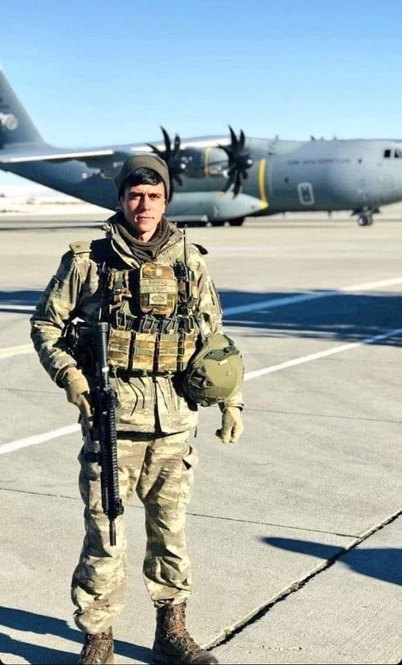 Irakın kuzeyinde Teröristle çıkan katılmada şehit düşen Teğmenimize Allah’tan rahmet diliyorum mekanı cennet olsun Amin kederli ailesine sabır ve metanet diliyorum Amin.