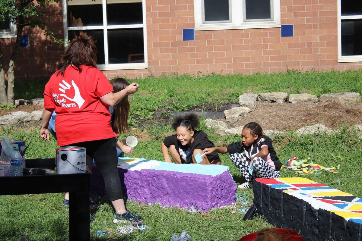 URBANACTIndy's tweet photo. Thank you to @elilillyco for your tremendous volunteer work here at URBAN ACT! We want to thank you for your time and allowing our scholars to experience that work with you. We truly appreciate everything you’ve done! #ACommunityTogether #UAA https://t.co/4AFJp59Dx6