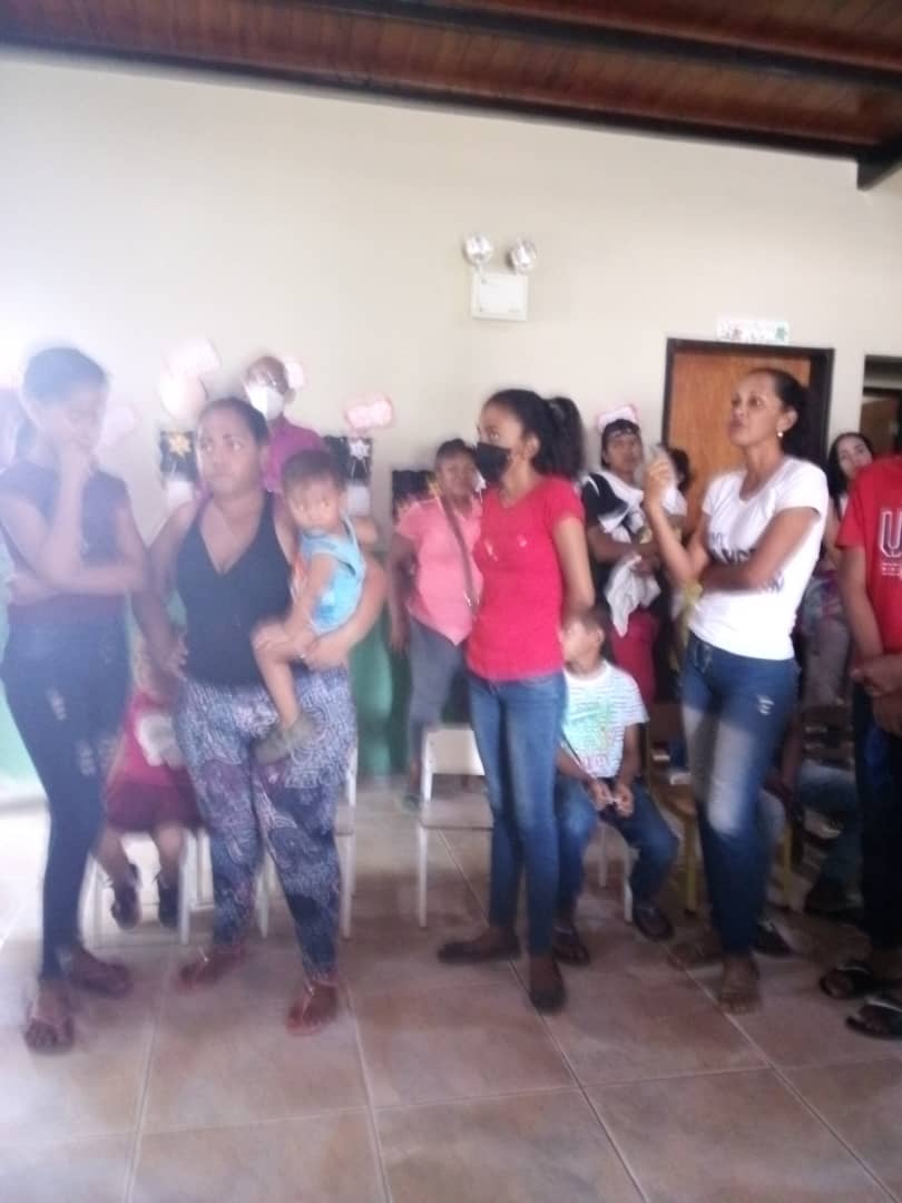 ApcCaripito's tweet photo. Desde el sector #GuireI se realizó otra jornada con el #InstitutoDeNutricion y equipo político @CaripitoPsuv ,donde seguimos atendiendo la parte social de nuestra población Caripiteña .@ErnestoLunaPsuv @GobMonagas_ @psuvmonagas_ve @PartidoPSUV https://t.co/gM6gz6dosk