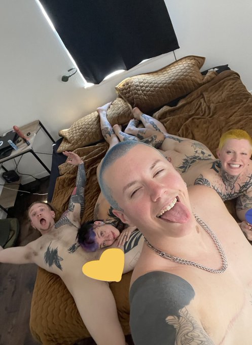 Mason Rose 📸 Portland Photographer - Happy faces after our gay boy orgy 💦 @peterjhooke @lilspittle @yourdadlevi https://t.co/6OJdL5BtUt