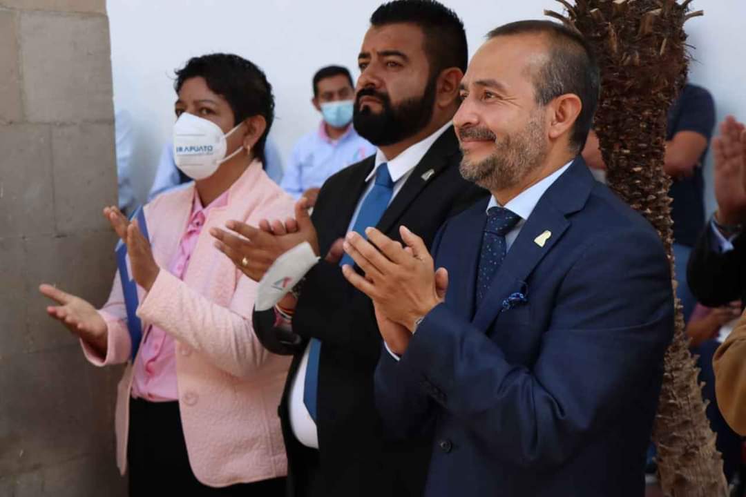 ¡Hoy tenemos un gobierno más cercano!
Felicitamos a nuestra alcaldesa <a href="/LorenaAlfaroG/">Lorena Alfaro García</a>  por este 1er.Año de resultados.

Estamos comprometidos en mejorar el servicio, la eficiencia y la calidad, esa es nuestra misión diaria por cada familia de Irapuato. 

#JapamiMásCercaDeTi