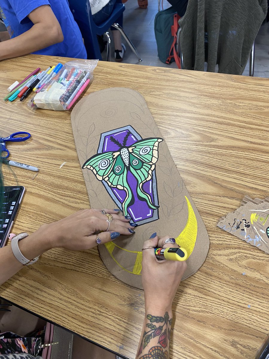 hooper_teacher's tweet photo. PLC time with @FBISDFineArts and @Fahmikhan @MrsLev_ASE_Art and I presenting a lesson on Urban Art: Skateboard Deck Design to elementary and middle school art teachers. Lots of design work in progress and sharing of ideas. https://t.co/2NJNsHMSS1