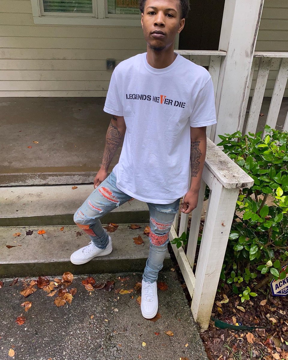 5600_Daz's tweet photo. I aint movin on nobody time i pop out when i want 🖤 https://t.co/NfaFu9TChz