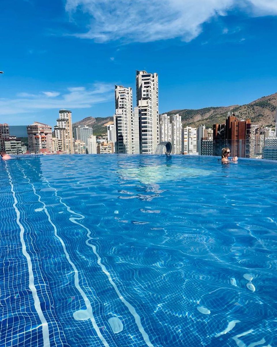 lycanning's tweet photo. Looking back to summer on autumn equinox 22 #summer22 #goldarcos #benidorm https://t.co/vaxlGWIURg