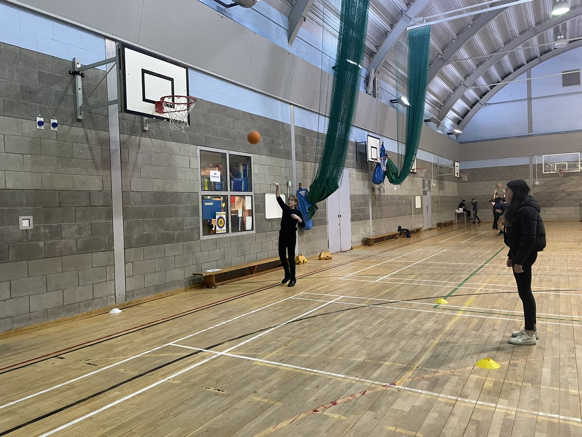 3I2 have been learning about repetition/pressure drills to improve their performance in National PE🏀. Today they put their knowledge into practice by designing and delivering their own drills to their peers. Teamwork✅ Creativity✅ Leadership✅. Great work from these superstars!