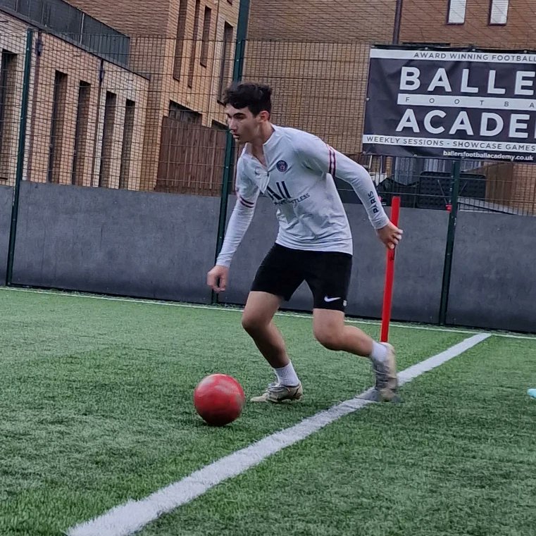 BallersAcademy_'s tweet photo. ๐
ฑ๐
ฐ๐
ป๐
ป๐
ด๐๐ ๐
ฐ๐
ฒ๐
ฐ๐
ณ๐
ด๐
ผ๐
Todays invitationals worked on rondos, running with the ball under pressure, passing patterns and small sided games ๐ฅ๐ฅ๐ฅ๐ฅ
#friday #invitationals #se16
@WISE16 @WorgInfo #ballers #ballersacademy https://t.co/DnWRU0iCsr