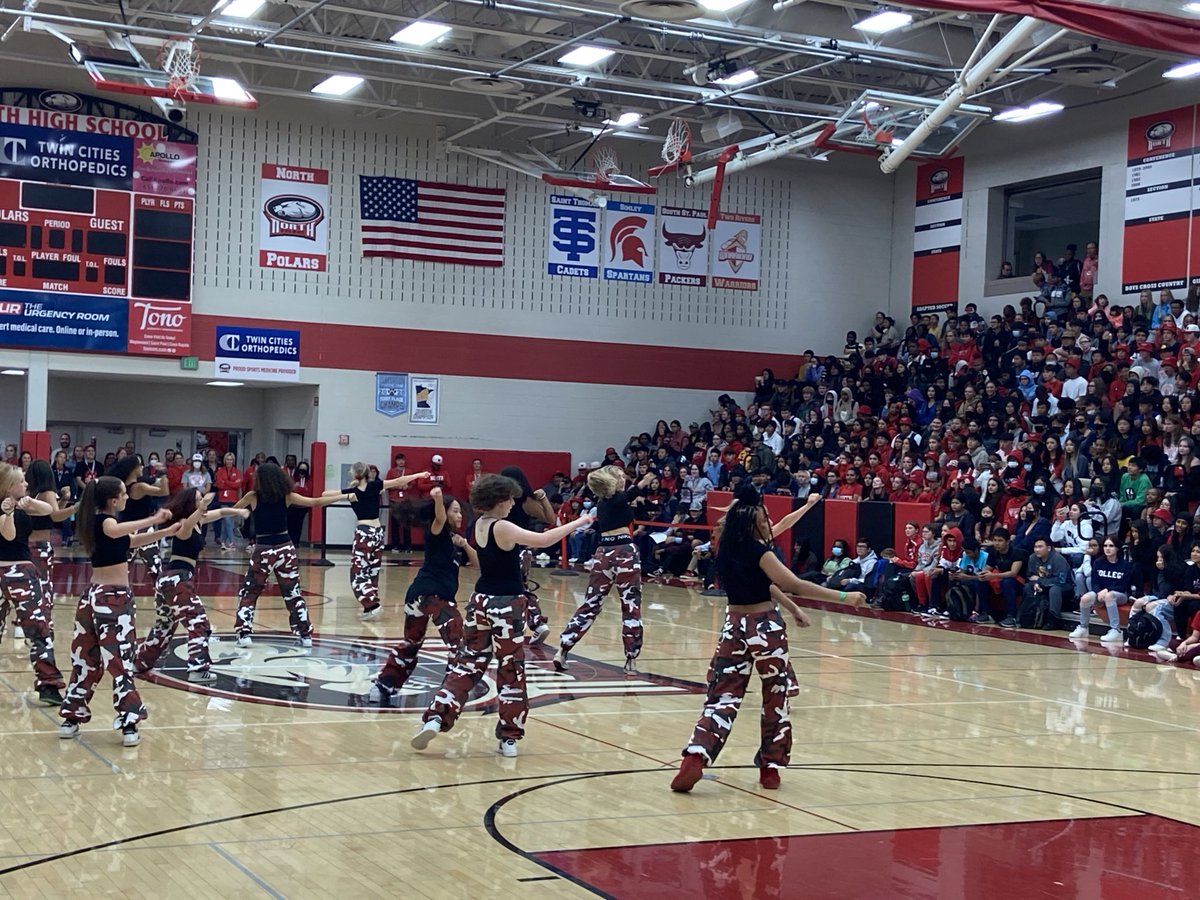 NorthActivities's tweet photo. 2022 Polar Homecoming Pep Fest! Go Polars! https://t.co/YCH3MxCCHq