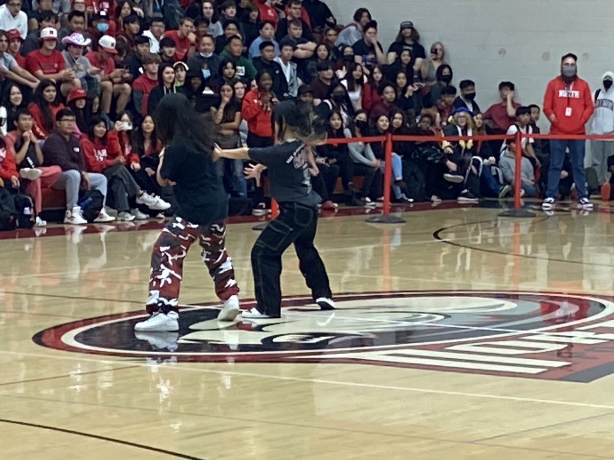 NorthActivities's tweet photo. 2022 Polar Homecoming Pep Fest! Go Polars! https://t.co/YCH3MxCCHq