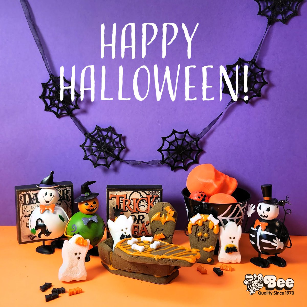beeinc1970's tweet photo. Featuring our newest Halloween kit 🎃 The Haunted Cookie Graveyard! 👻
@JustBornInc @PEEPSBrand https://t.co/EHmz9d6etl