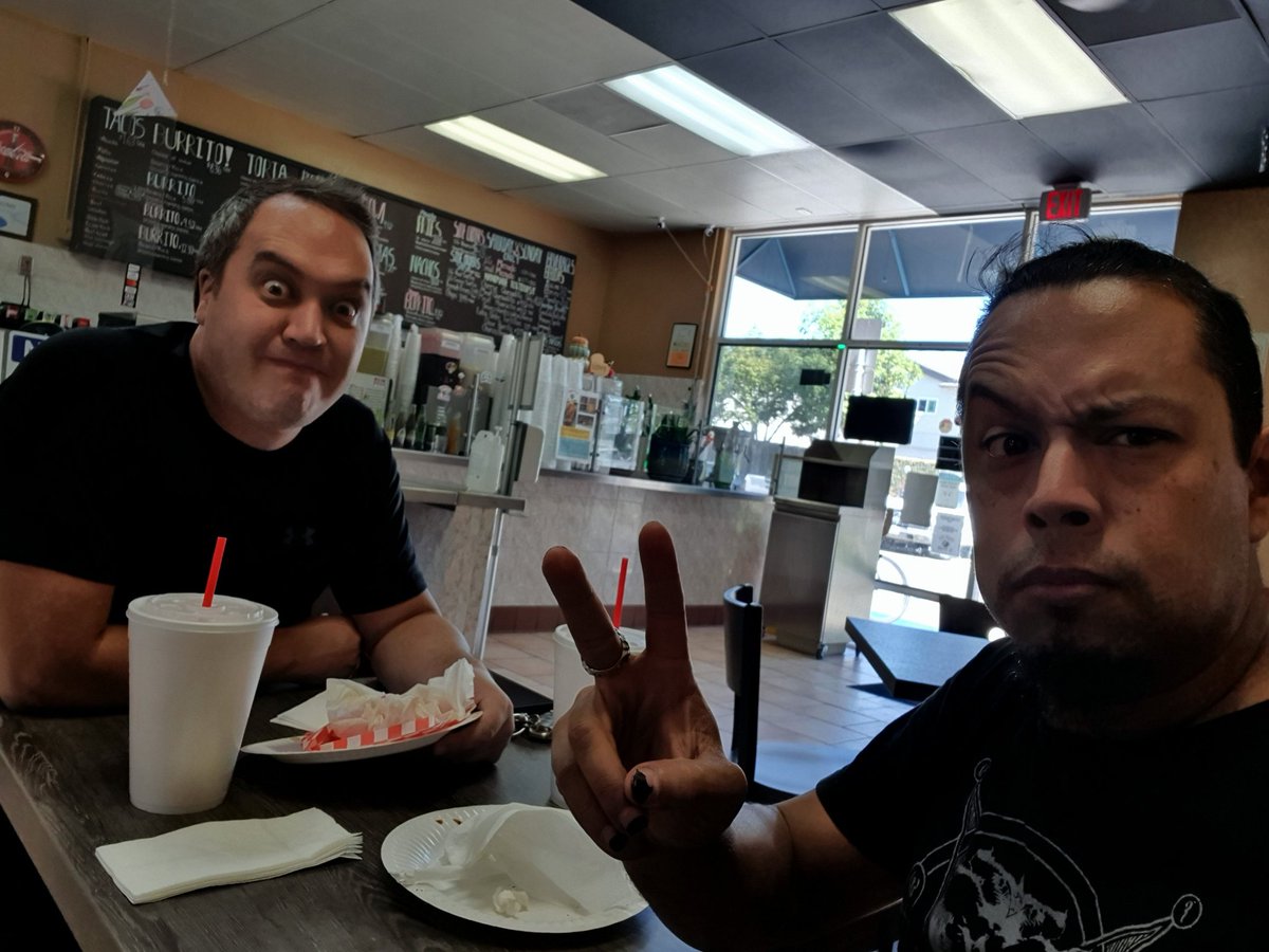GilTheVlogsmith's tweet photo. Just two idiots heading to LARP...
#TwinMask https://t.co/6xS8CwlSsq
