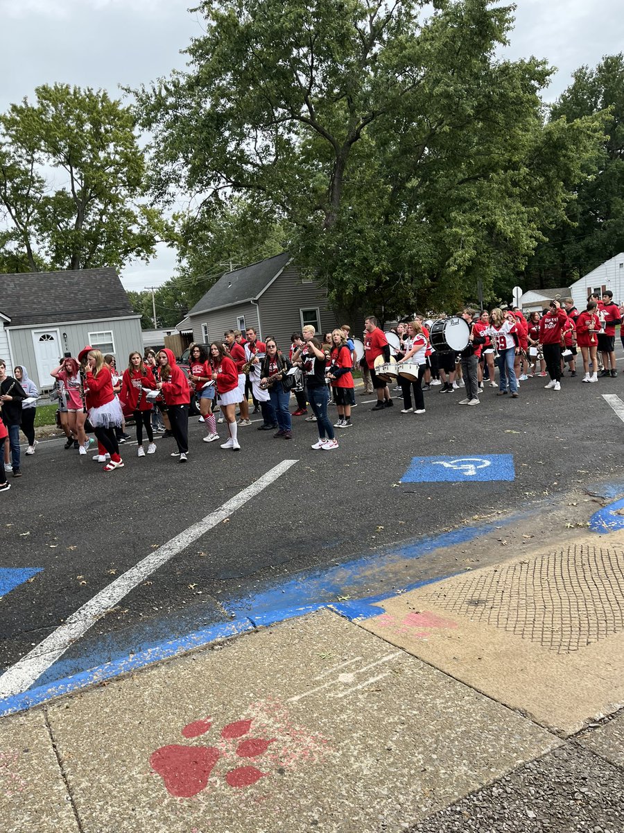 Great afternoon of Homecoming Activities at SHS! #HOCO22 #BulldogPride #LeadChallengeAchieve 🐾