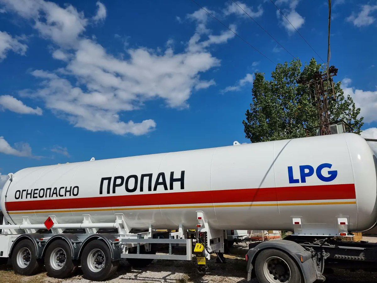 TankerHarsan's tweet photo. 45 m3 Semi Trailer LPG Transport Tank For Our Armenian Costumer 

📧sales@harsantanker.com
📲: +90 541 660 24 41 (ukr-ru)
📲: +90 549 511 24 41 (eng)
📲: +90 541 248 24 41 (fr-eng)
📲: +90 542 120 41 00 (ar -fr)

#lpgtank #lpg #gas #semitrailer #ammoniatank #diesel #fuel  #jetA1 https://t.co/pwtxMu6N3E