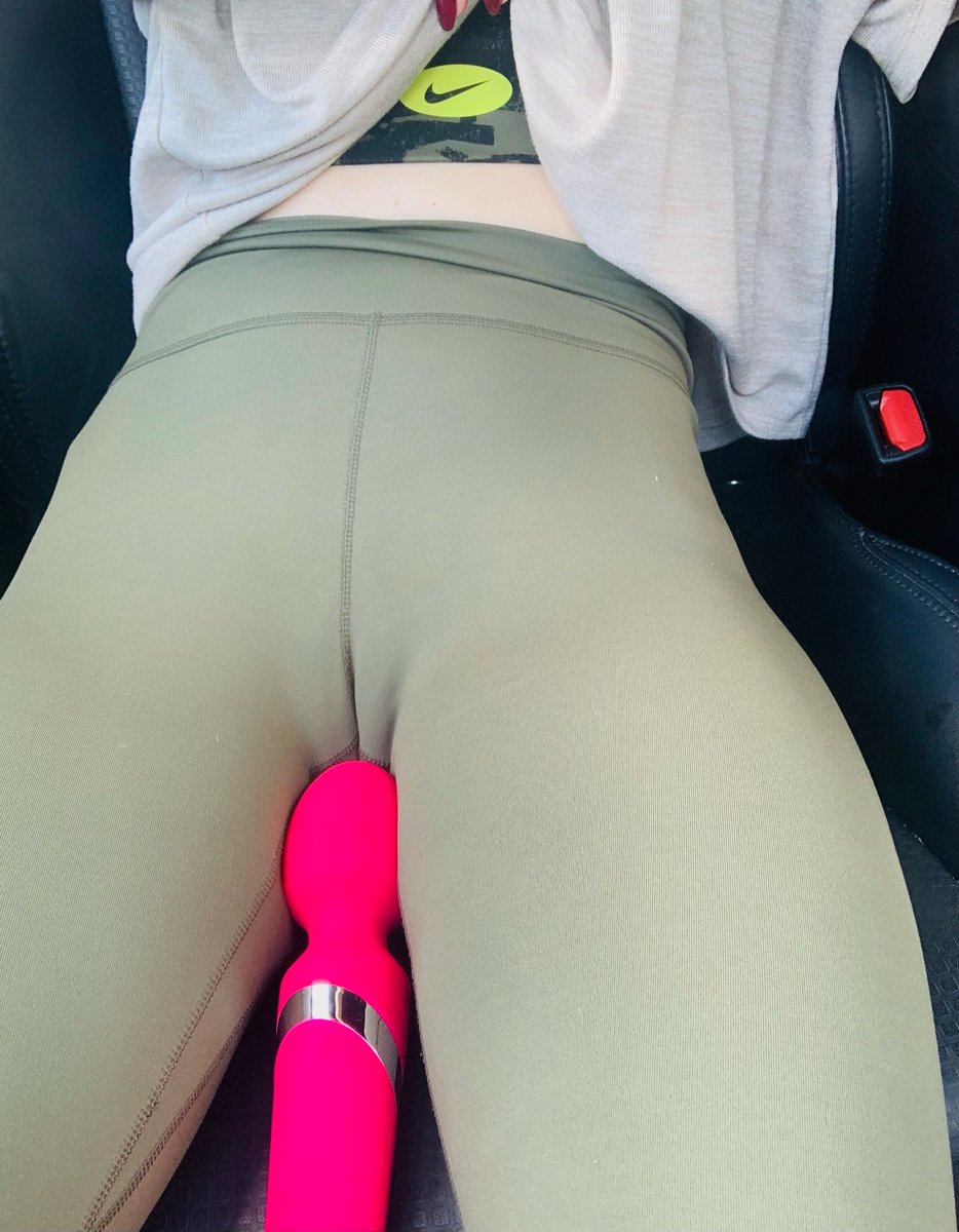 Porntrancenden1's tweet photo. On the road but with screens to trigger me, It’s a good thing I have my @Vedotoys vibe to help me goon the day away.
How do you make your road trips #goonfriendly
#goon #gooner #girlgooner #goonette #porn #WAP #maturbation https://t.co/qnSA9IwZT9