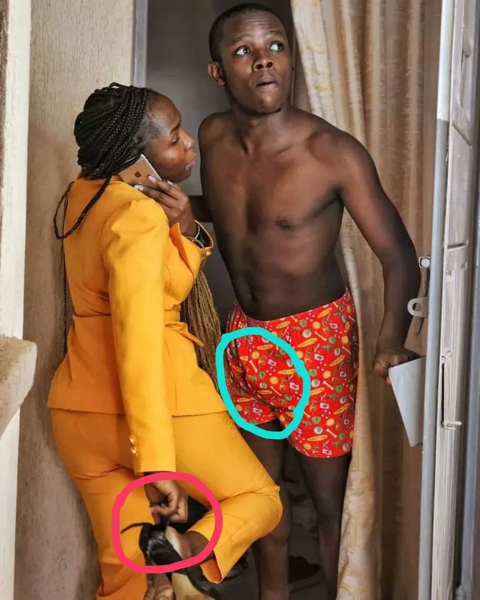 suleii_'s tweet photo. ARIKO SE UYU MUSORE KO AHENGEREZA HABAYE IKI?

ESE NONEHO MURI IRIYA GHETTO HAGIYE KUBERA  AMASENGESHO?

UMVA UKO UYU MUGORE ARI KUBWIRA UMUGABO WE KURI TELEPHONE "Cher nagiye kurusengero munama yaba ririmbyi pasiteri yaradukeneye cyane
Ndaza ni mugoroba 😩😩😩😩" https://t.co/TqGZ811h3m