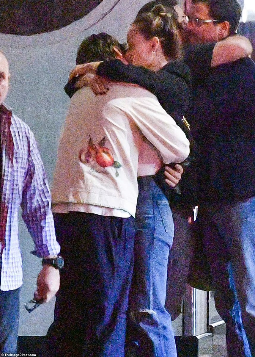hsdcandids's tweet photo. Harry and Olivia out in NYC recently. https://t.co/gB4yz8hKYN