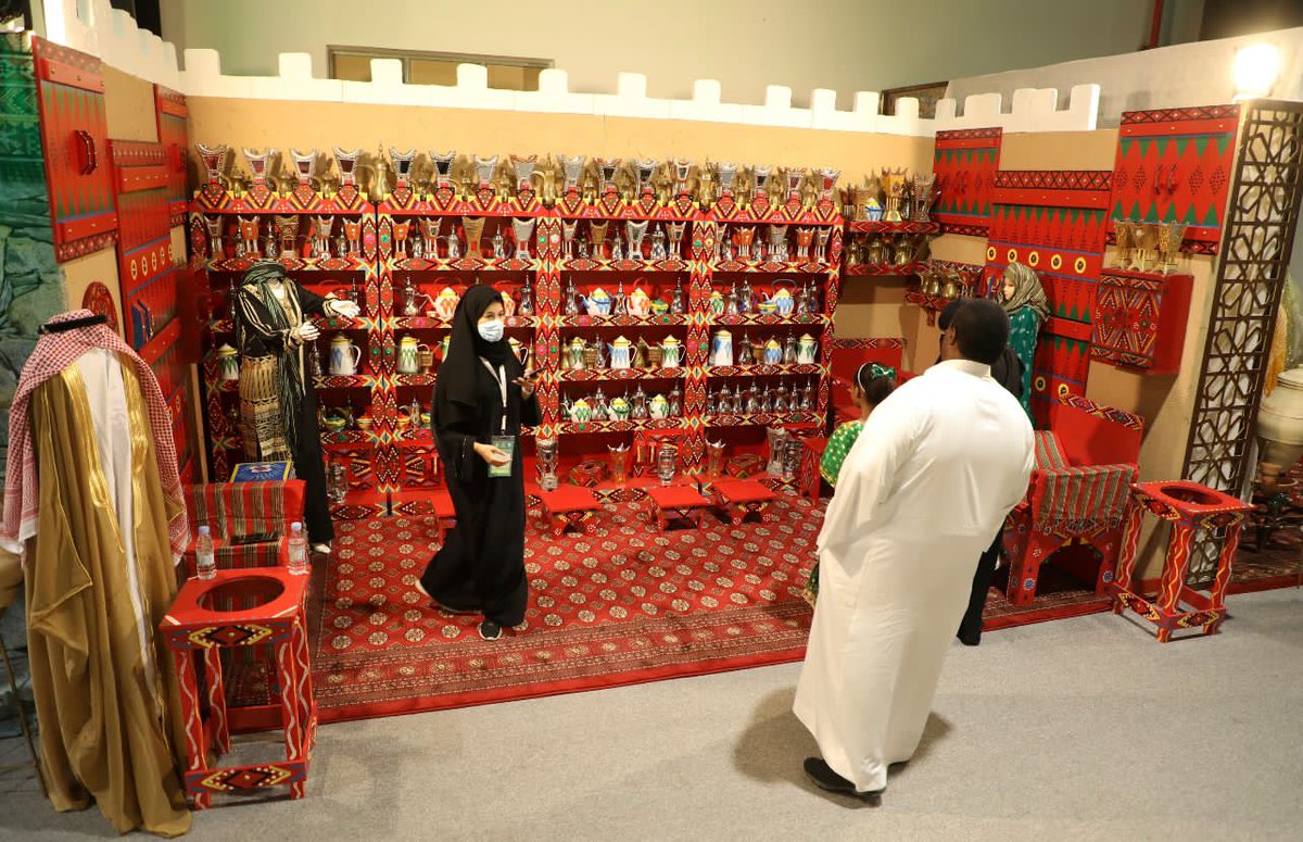 RCMC_KSA's tweet photo. جذبت الأركان الشعبية زوار فعاليات #اليوم_الوطني_السعودي_92 ، بتنوع مشاركاتها التي مثلت جميع مناطق المملكة. 

#هي_لنا_دار https://t.co/5oNlp59Cmv