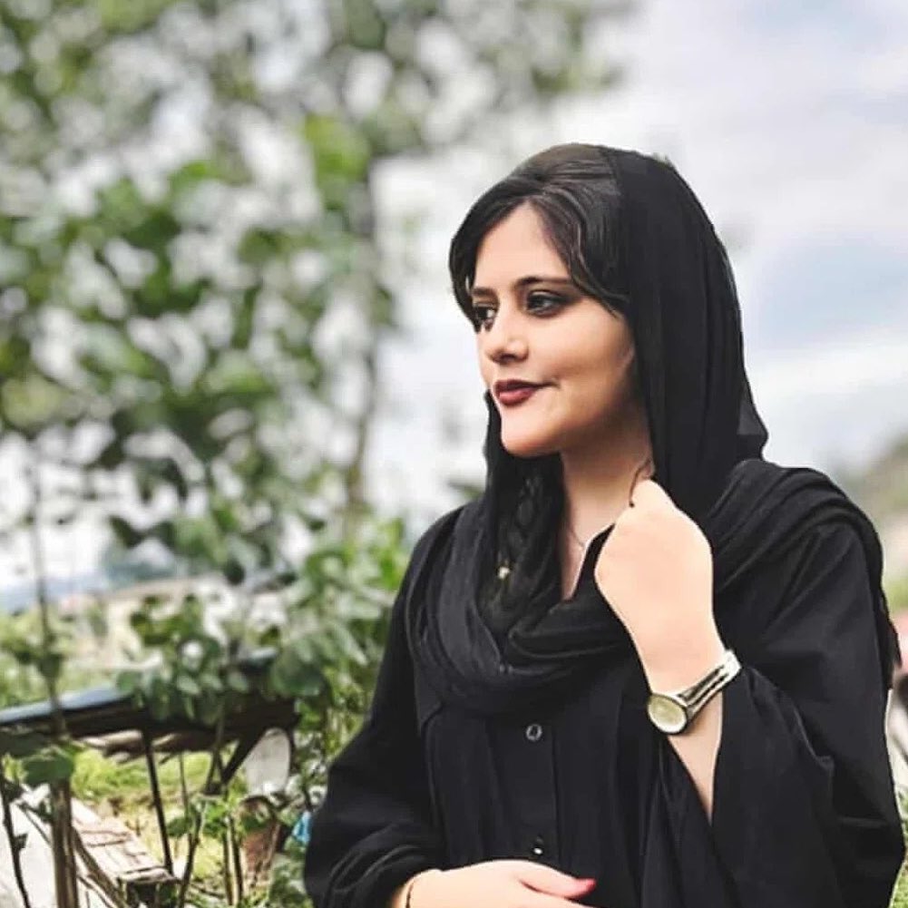 MazloumAbdi's tweet photo. Kuştina polîsên exlaqê yên Îranê ji #MahsaAmînî re binkeftinek exlaqî,cihê şermezariyê ye.
Em tevlî dengên ji bo Amînî bilind bûn dibin û serhildêran silav dikin.
Divê pirsgirêka Kurd û ya jinê li Îranê bi rêbazên guncaw çareser bibe.
Sersaxiyê ji Malbatê û gelê Kurd re dixwazin. https://t.co/7uqpdTrFTz