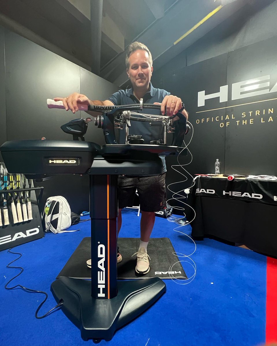 racketspec's tweet photo. An honour and a somewhat emotional privilege 😢 to prepare these rackets 4 the last professional match of the great @rogerfederer at @lavercup -🙏 @headtennis_official for the opportunity to work at this fantastic event! #lavercup #RogerFederer𓃵 #racketspec #headtennis_official https://t.co/tTPRDI3tuT