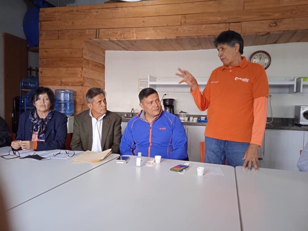 ezequiel161055's tweet photo. Celebramos el ERA, ampliado de Gremios Miranda, nos acompañaron, Isrrael Fernández, miembro Ena, @freddysuperlano, C.P, Nacional,  quienes expusieron su visión de la política Regional y Nacional, #23set @vpgremios @VoluntadPopular https://t.co/nVoZpuBvLm