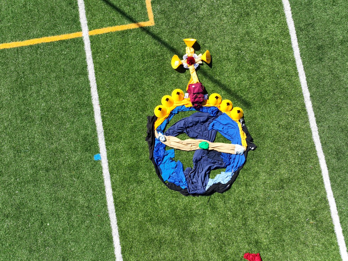 MrJeans's tweet photo. Throwback to Art Attack! We used found materials to create images, and used our drone to take photos from above. It was a good day. #nontrad #artattack #studio122 https://t.co/RlYeF2Wnv5