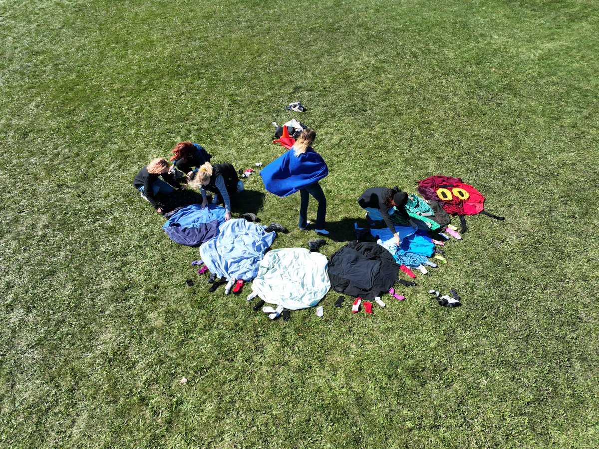 MrJeans's tweet photo. Throwback to Art Attack! We used found materials to create images, and used our drone to take photos from above. It was a good day. #nontrad #artattack #studio122 https://t.co/RlYeF2Wnv5