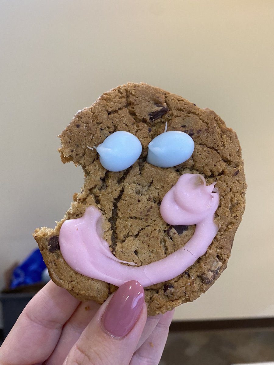 Sorry I took a bite before I took the photo. I was just too excited to support <a href="/niagarachildctr/">Niagara Children's Centre</a> 🍪

#SmileCookie