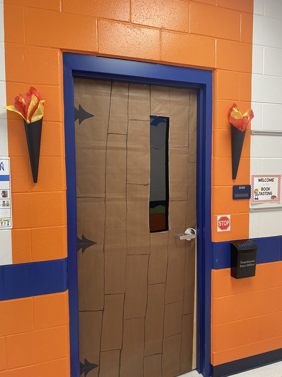 asims77's tweet photo. Getting ready to teach fairy tales. We had some awesome parents to help us get ready! @NISDTomlinson @ChristinaElizo4 @wtiemann @The_Mr_Dee https://t.co/5i4ifOEvlz