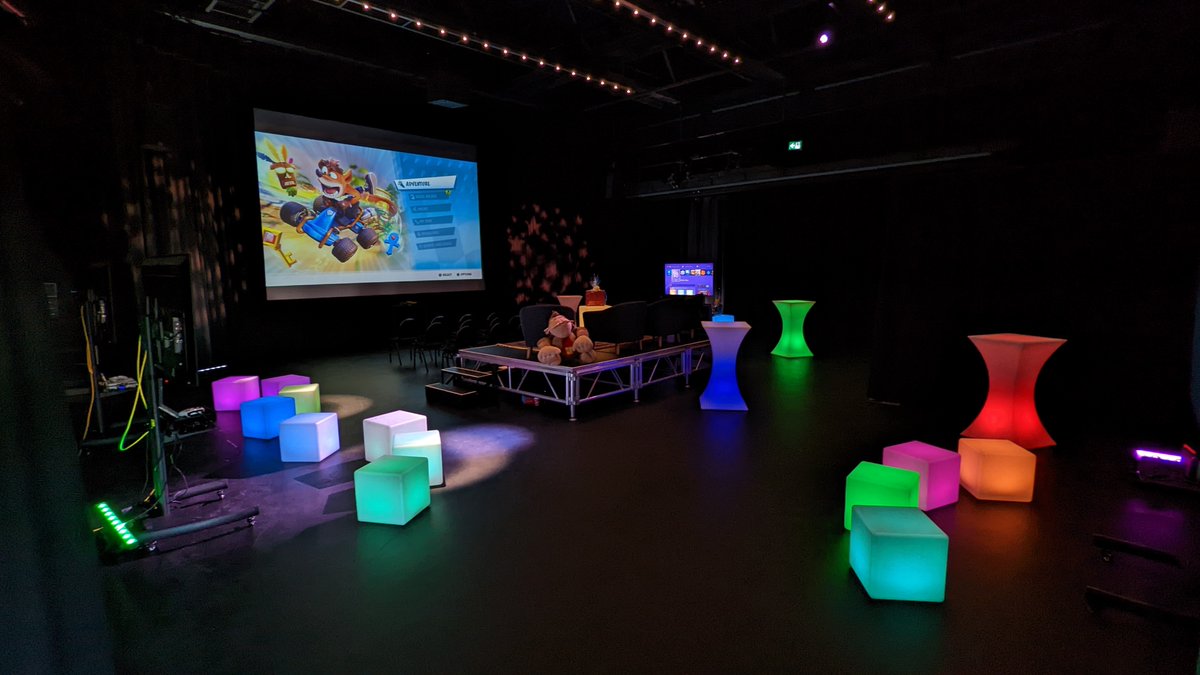 cityofbarrie's tweet photo. #GameOnBarrie After Dark 19+ | Sept 24, 7pm-10pm @ Five Points Theatre. Ft: Cosplay mixer & mingle, Crash Team Racing time trial competition, Video/board game lounge areas. Admission/participation = free. Food & beverages available for purchase. https://t.co/DYa3e4spI4 #Barrie https://t.co/erU3HtZK1F