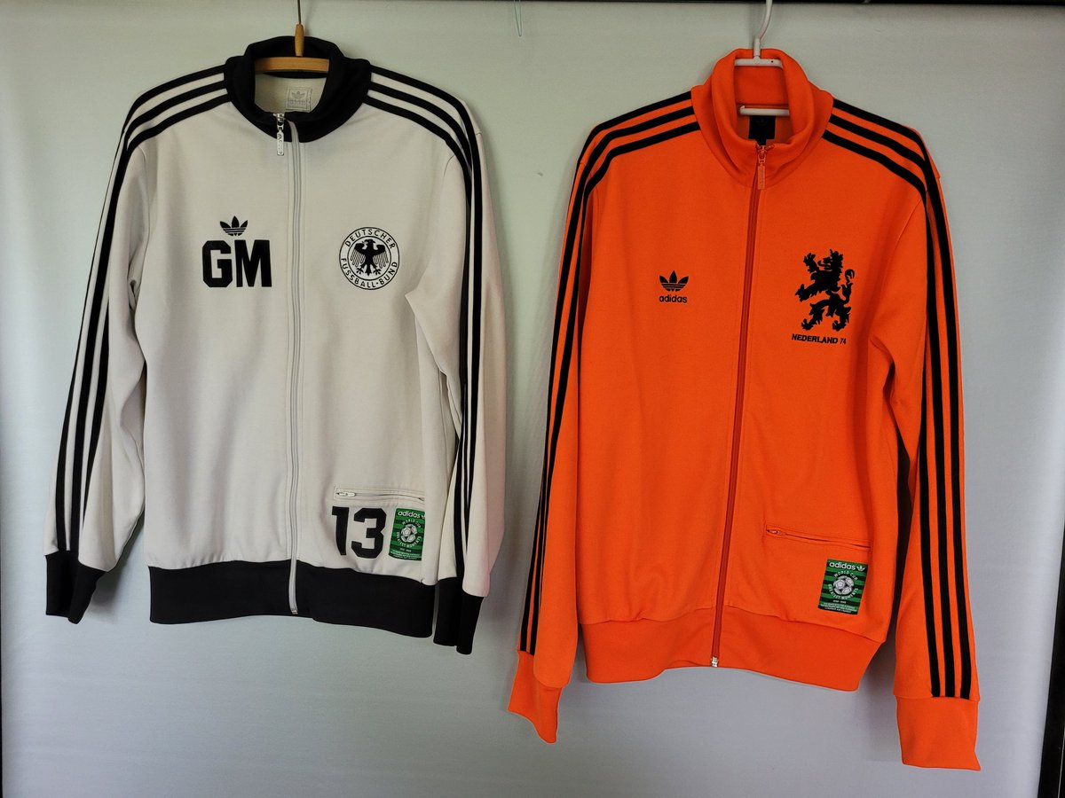 Adidas_tracktop's tweet photo. World cup 1974 final. Bad day in history.
#adidas #wc74 #wm74 #holland #Deutschland #Nederland #football #derbomber #cruijff #Orange #germany #muller #adidasoriginals #3stripes https://t.co/vPPJb1j8CZ