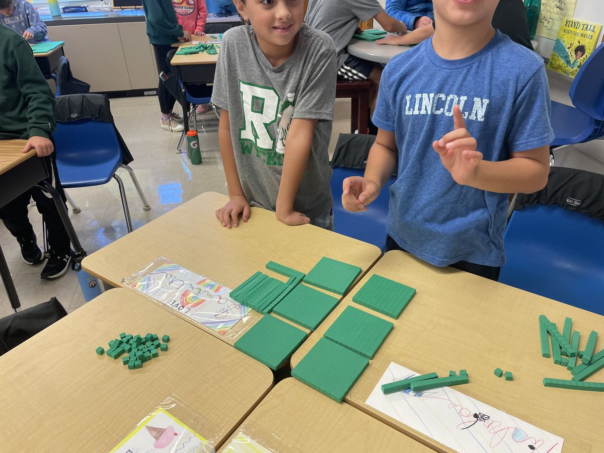 4MrsRussell's tweet photo. Using place value blocks to represent 3 and 4 digit numbers. https://t.co/rkXFlSJigF