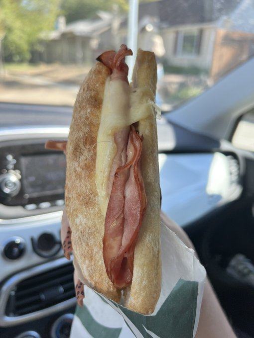 Starbucks did NOT have to put their starbussy into my sandwich today!!! https://t.co/HTojzWxGz2<a href="/tag/onlyfans"class="tags"><span>#onlyfans</span></a>