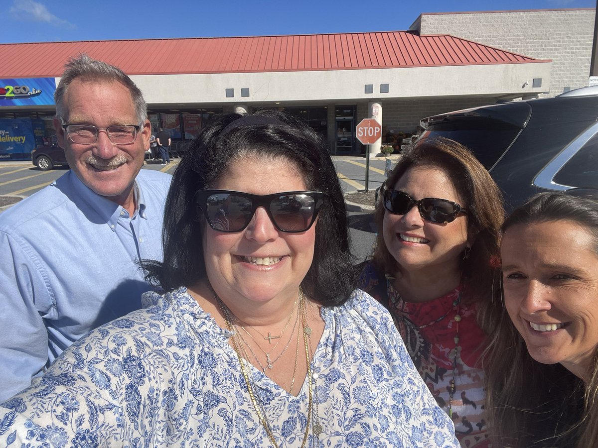 padairymens's tweet photo. What an exciting day to help fight hunger &amp; pour fresh milk across PA! We applaud our partners @WeisMarkets @FeedingPA @AmericanDairyNE &amp; Dairy Vendors for a huge commitment to Recognize Hunger Action Day with $125K in Donations to Fill A Glass With Hope. Bravo!
#fightinghunger https://t.co/ZwhBf8OHP4