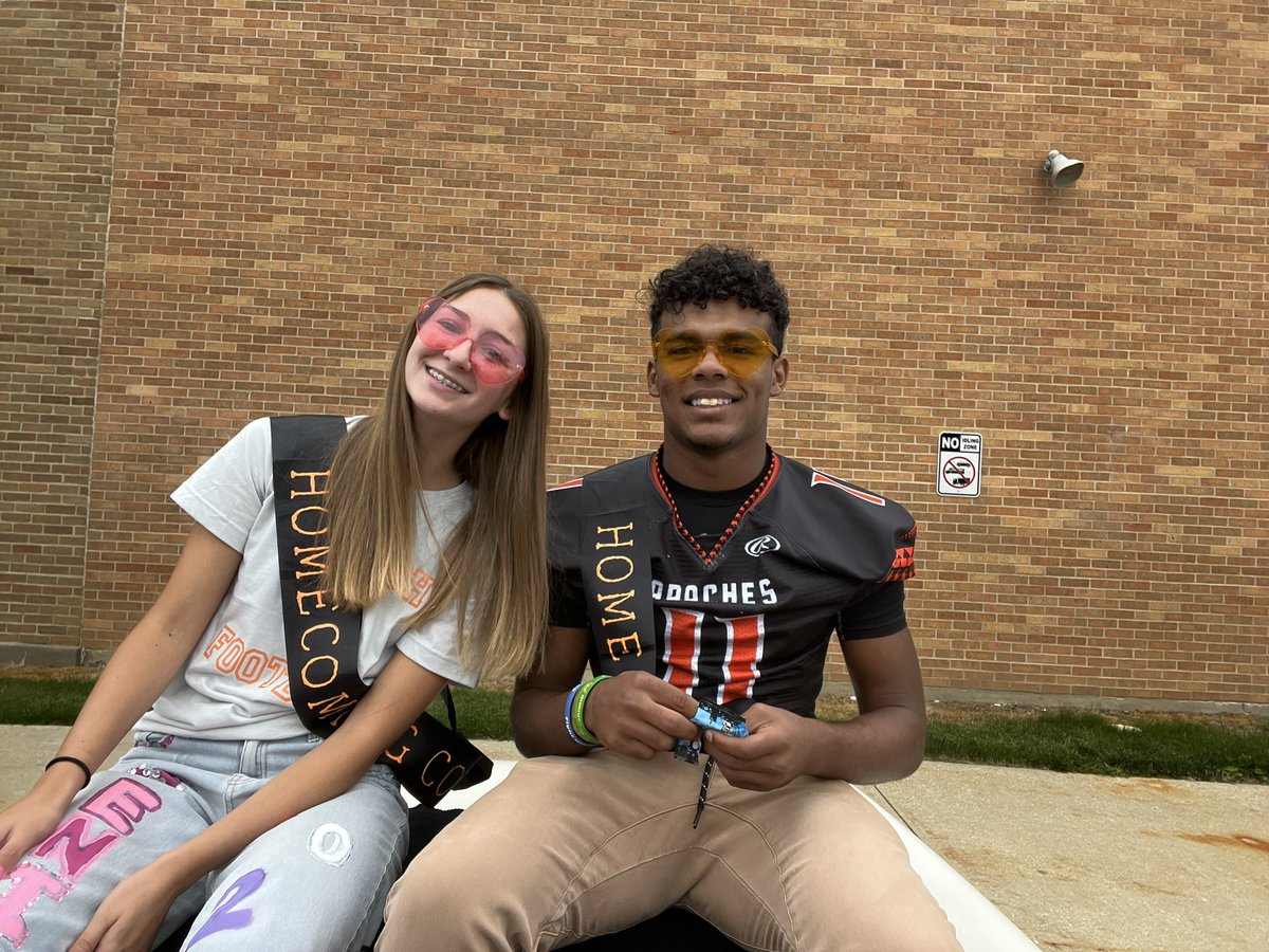 It’s Homecoming. Taking 2 of the best. <a href="/yoakum_rylee/">rylee yoakum</a> <a href="/A_grant11/">Antonio Grant</a>