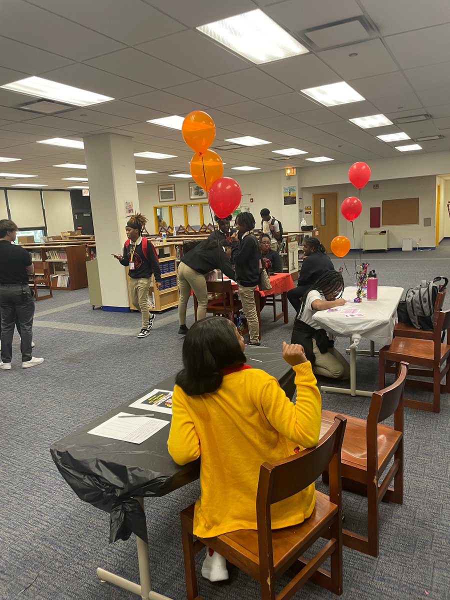 NLCP_Lawndale's tweet photo. The Enrichment Fair yesterday was Lit (as our scholars would say)! 🔥🎊😎
#northlawndalecollegeprep #northlawdale #christianacampus #collinscampus #NLCP #education #chicagoschools #CPS #illinois #backtoschool #backinclass #2022 #NLCPWAY https://t.co/vPj8g41ug8