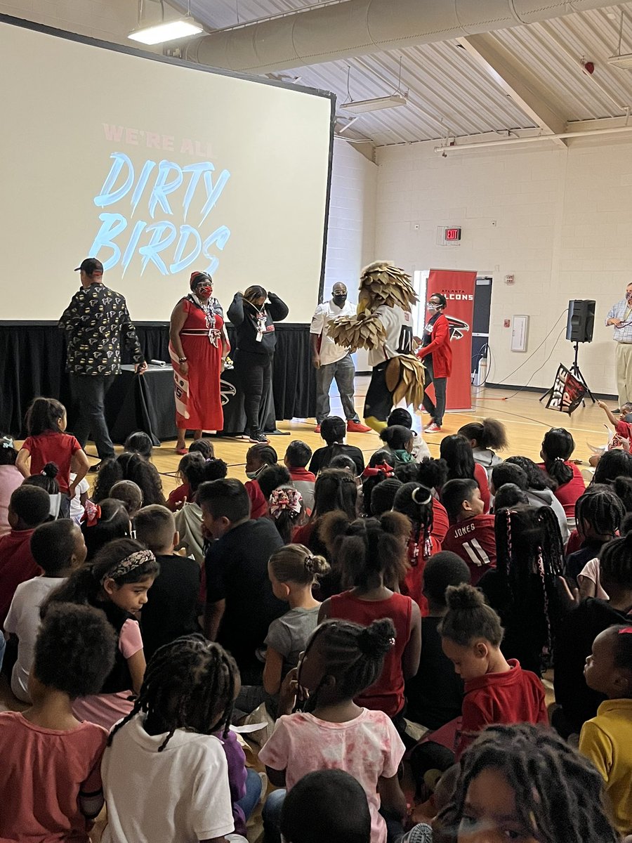 EducatorSmith1's tweet photo. We learned the importance of Rise Up today from Freddie Falcon and our students truly enjoyed!!!  @kplr2001  #RiseUp #TaraMustangs https://t.co/sqp0vLue4q