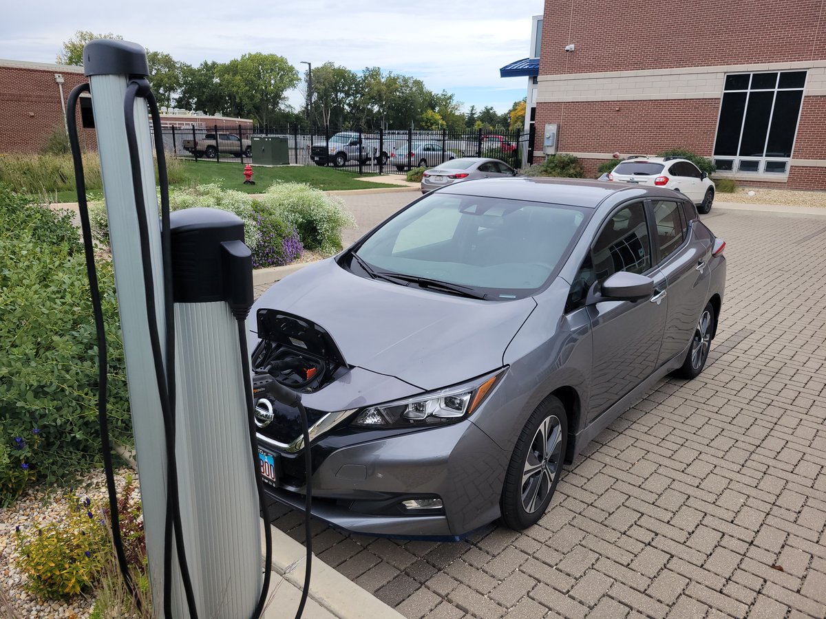 KISH2O's tweet photo. Check out this Leaf! @NissanUSA #poo2power #proudlydekalb https://t.co/4KpNFupvJ2