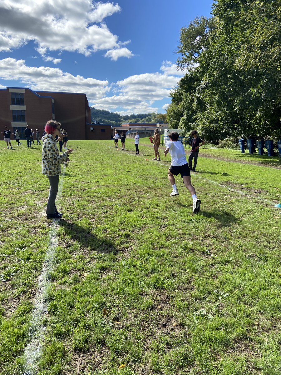 MrColbertCMS's tweet photo. Today was a beautiful day for the 8th Grade Sprint Lab! Students will calculate their velocity and acceleration during a 30 meter run. @WEARECMS25 @MrWolf88 @CMSSonicBoom https://t.co/3NX9x0QmPA