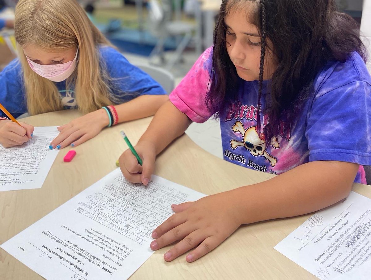 Mrs_EsLim's tweet photo. Expert 3rd Grade Writers in the making 😍 #1Relay4All https://t.co/27mHJrzowP