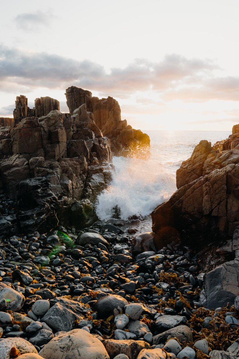 cvexplores's tweet photo. Bombo delivering the goods #landscape #earth #australia #sunrise #sonyalpha #photography https://t.co/EUx3HaWwPg