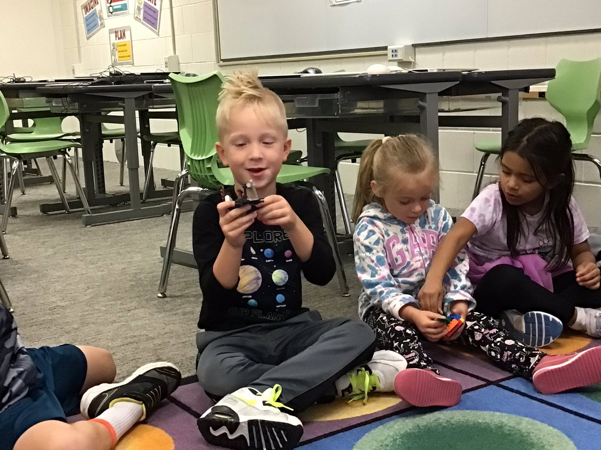 SchmidtTechie's tweet photo. #engineeringdesignprocess in kindergarten today!  We asked a question, imagined solutions, made a plan, and are now creating our solutions in engineering teams with #lego Next comes sharing and improving our designs @GreenleafGators https://t.co/ZPlTfqcR81
