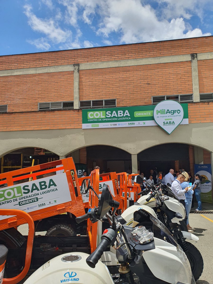 Estefahoyosf's tweet photo. Da alegría ver como todo el trabajo se materializa en esperanza para los productores agrícolas. Centro de operación logística de Oriente puesto en marcha. ✅️ https://t.co/haW5ihayNp