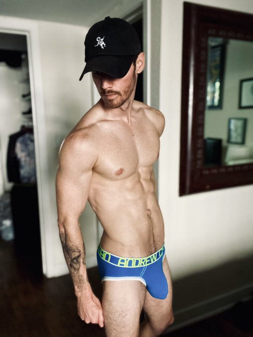 My new favorite undies 🥰 https://t.co/jxobvsFYHV