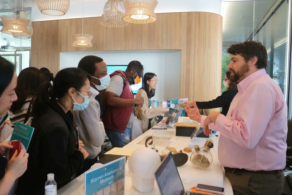 HMSCountway's tweet photo. A few more snaps from last week's #CountwayResourceFair!
π· credit @luciana_xo
#Tagyourselves #CountwayRF22 #WelcomeToYourLibrary https://t.co/E5otDUvepL