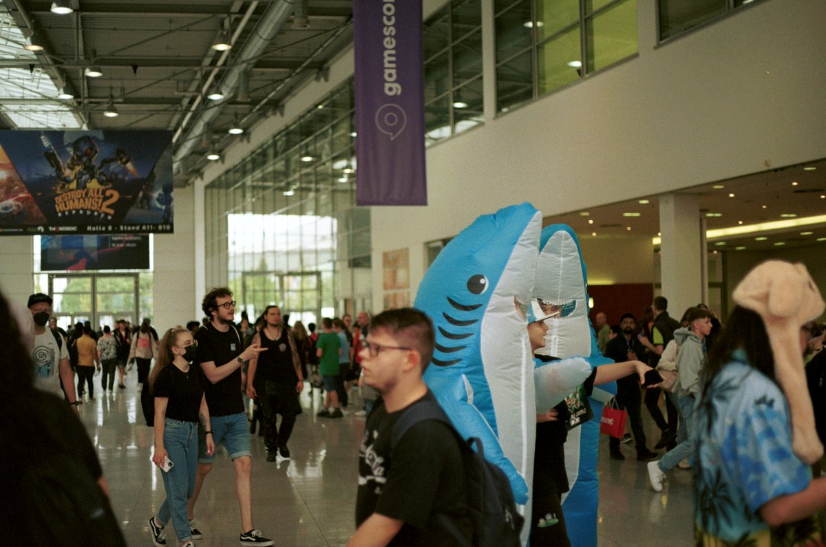 MrChrodo's tweet photo. Shonks at the #Gamescom22! 🦈🦈 https://t.co/P5eH6bt1YY