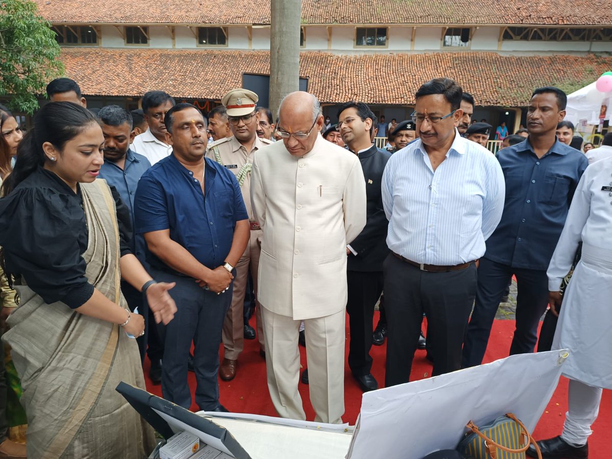 Pradhan Mantri TB Mukt Bharat Abhiyaan launched and TB Prevention stall visited HON'BLE GOVERNOR of Jharkhand # TB MuktBharat @ddgtb2017 @TbDivision @MoHFW_INDIA @HLTH_JHARKHAND  @mansukhmandviya @tb_tej 
@axshyaplus @TbDivision @TheUnion_USEA @TbDivision @NarandraModi9