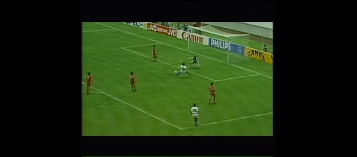 SamsaGregor's tweet photo. Antonio Di Gennaro ricordiamo quando sei svenuto davanti al portiere nella partita Italia Corea del Sud #ItaliaInghilterra https://t.co/IeuCqVklHS