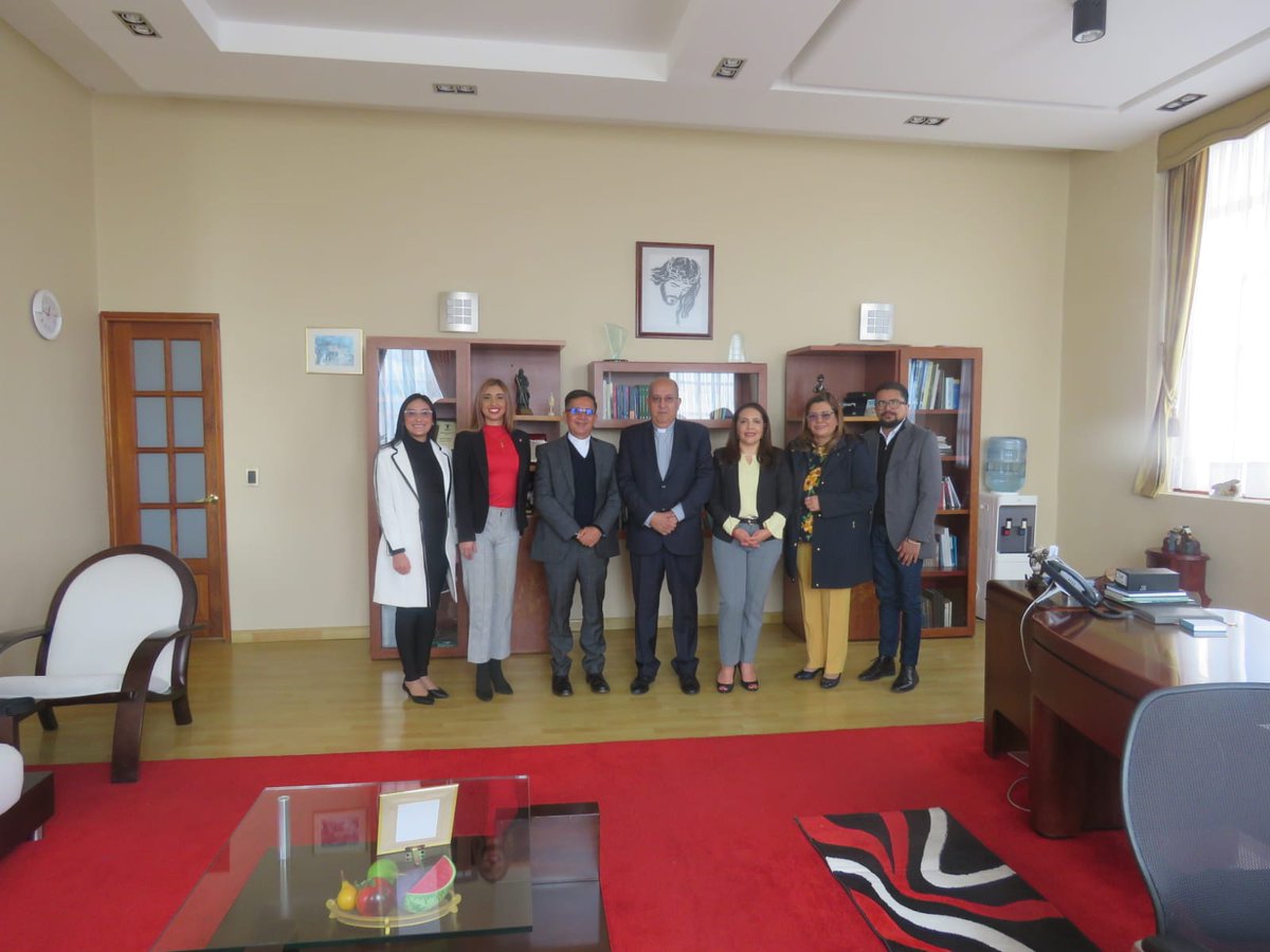 adricamachol's tweet photo. Con @universidadJDC firmamos convenio que busca aunar esfuerzos para dinamizar campos de práctica, apoyar procesos de extensión social comunitaria, investigación y cualificación 📚 en beneficio de la garantía de los niños, niñas, adolescentes, jóvenes y familias👨‍👩‍👧de #Boyacá. https://t.co/1JzN9hspE3